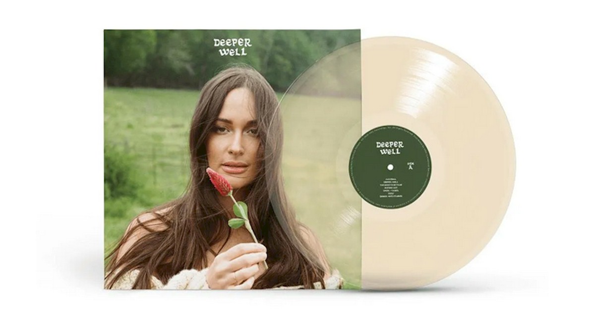 Kacey Musgraves lança 'Deeper Well' em vinil creme translúcido no Brasil Kacey Musgraves lança 'Deeper Well' em vinil creme translúcido no Brasil