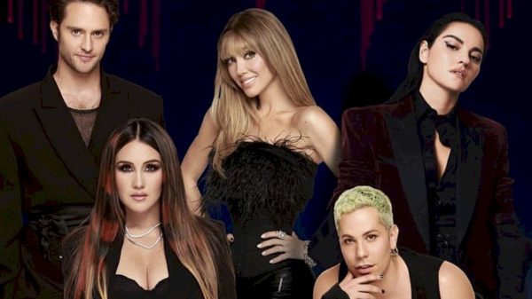 RBD relança o álbum 'Rebels' em vinil duplo azul turquesa