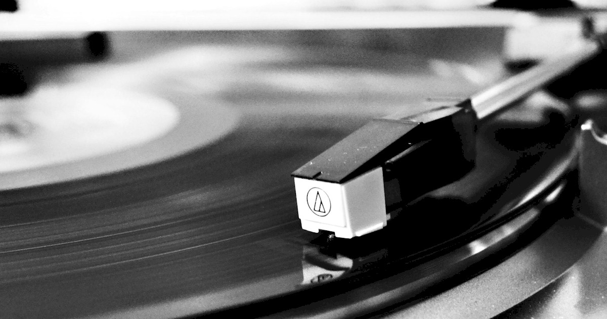 Vinil no Brasil tem boom de vendas e já é 76% do mercado físico no país