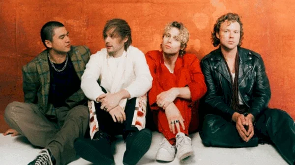 5 Seconds Of Summer lança o vinil duplo de 'The Feeling Of Falling Upwards'