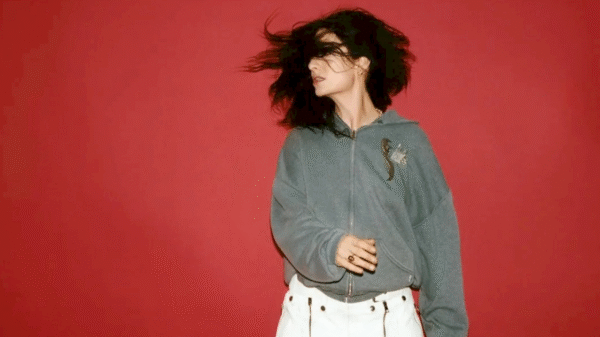 Lorde anuncia novo álbum 'Virgin' em edição especial em vinil