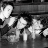 Sex Pistols: show gravado em 1978 ganha edição em vinil branco