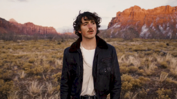 Benson Boone: 'American Heart' ganha edição em disco de vinil colorido