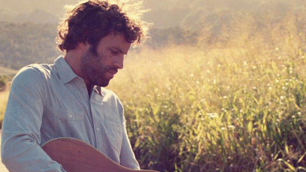 Jack Johnson relança 'In Between Dreams' em disco de vinil amarelo