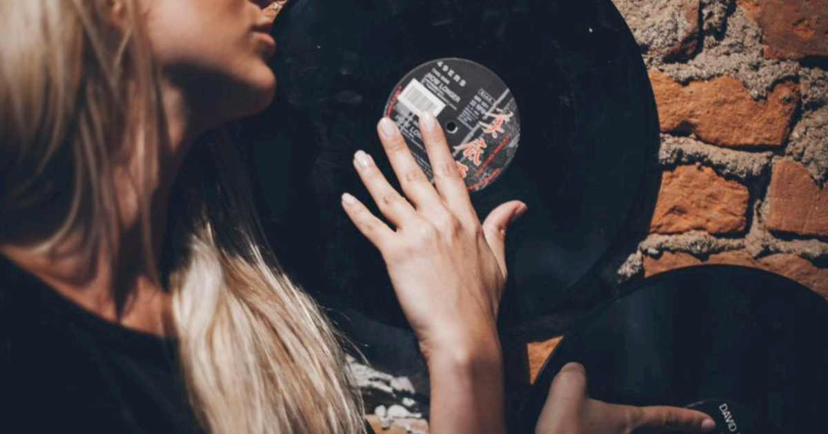 Como os jovens descobriram os discos de vinil no século 21? Como os jovens descobriram os discos de vinil no século 21?
