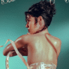 Marina lança 'Princess Of Power' em disco de vinil rosa
