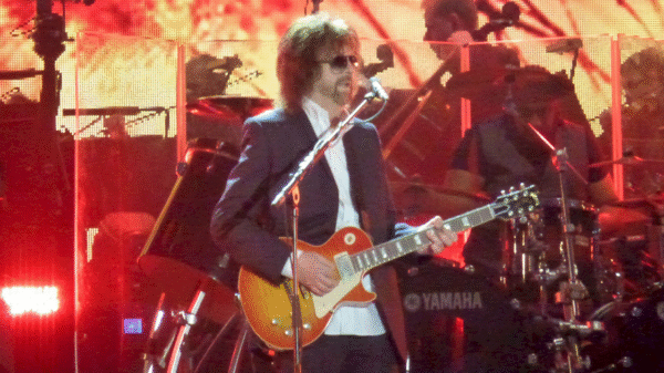 Jeff Lynne cancela show de despedida do ELO e preocupa fãs  