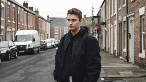 Sam Fender: 'People Watching' é o vinil mais vendido de 2025