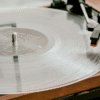 Clube de audição de discos de vinil ganha espaço em biblioteca nos EUA